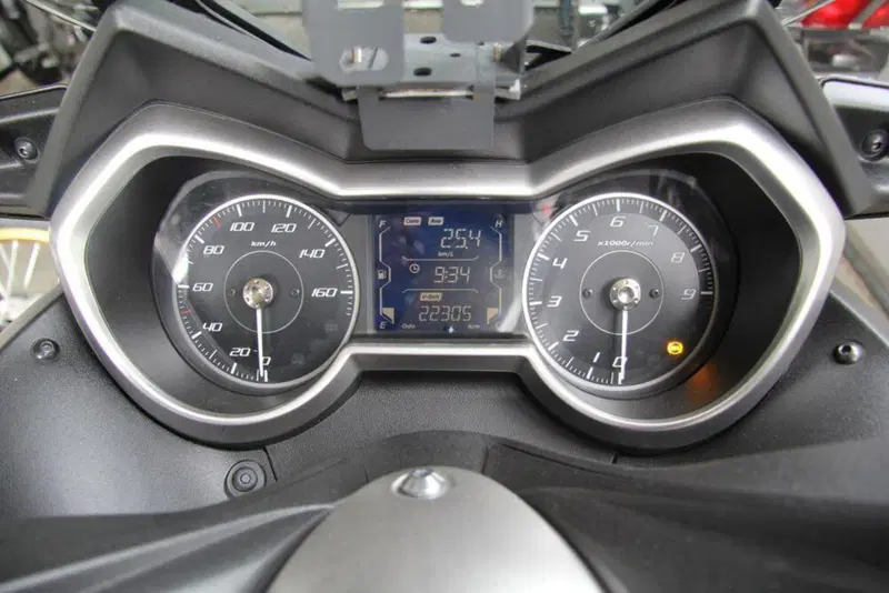 Yamaha X-Max 300 ABS (2017 - 20) (5)