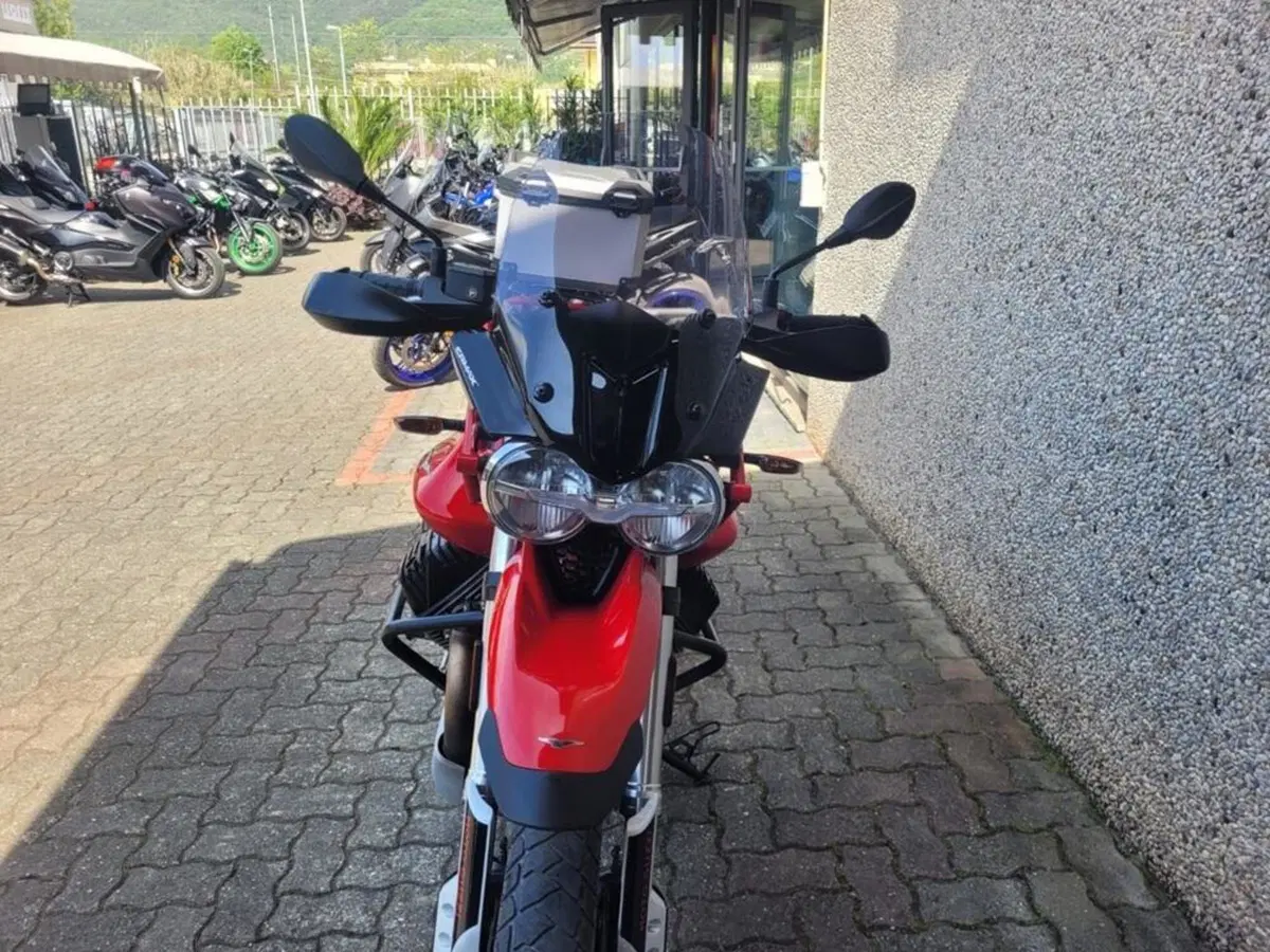 Moto Guzzi V85 TT (2021 - 23) (3)