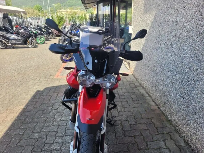 Moto Guzzi V85 TT (2021 - 23) (3)