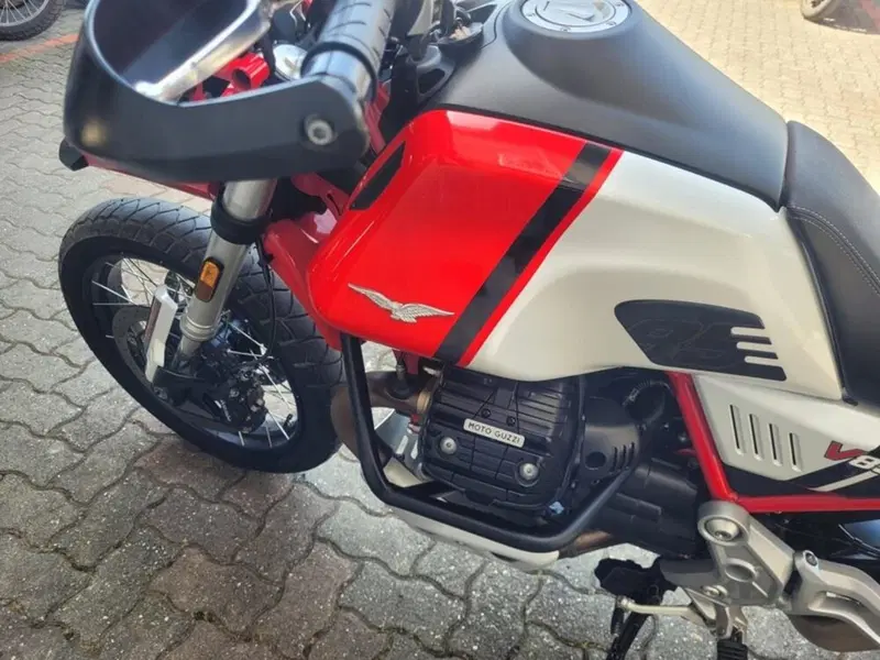 Moto Guzzi V85 TT (2021 - 23) (5)