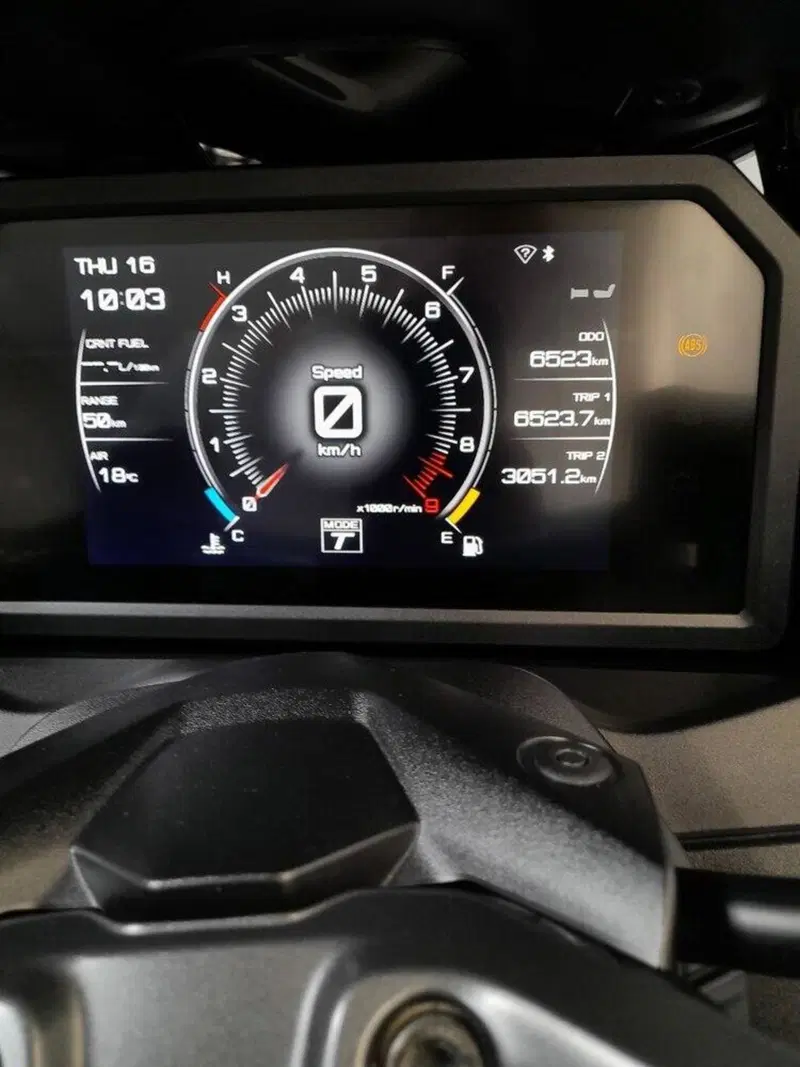 Yamaha T-Max 560 Tech Max (2022 - 24) (2)