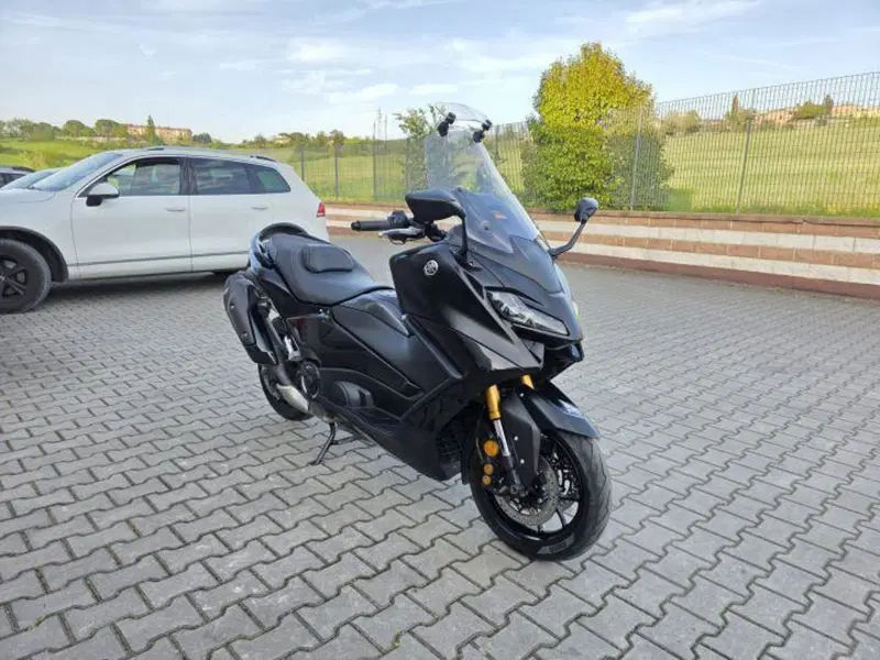 Yamaha T-Max 560 (2022 - 24) (2)