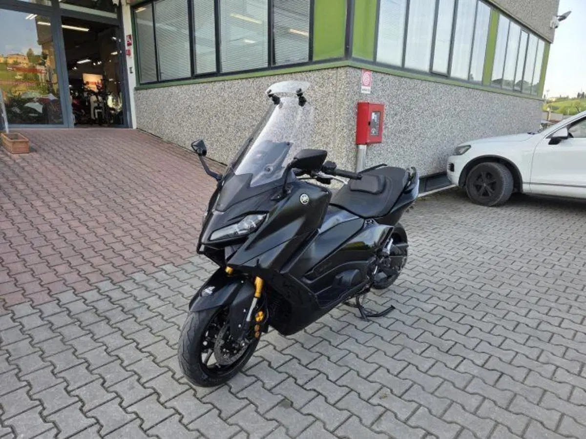 Yamaha T-Max 560 (2022 - 24)