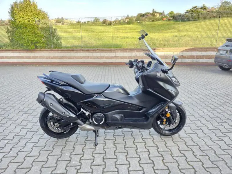 Yamaha T-Max 560 (2022 - 24) (3)