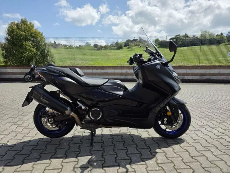 Yamaha T-Max 560 (2022 - 24) (3)