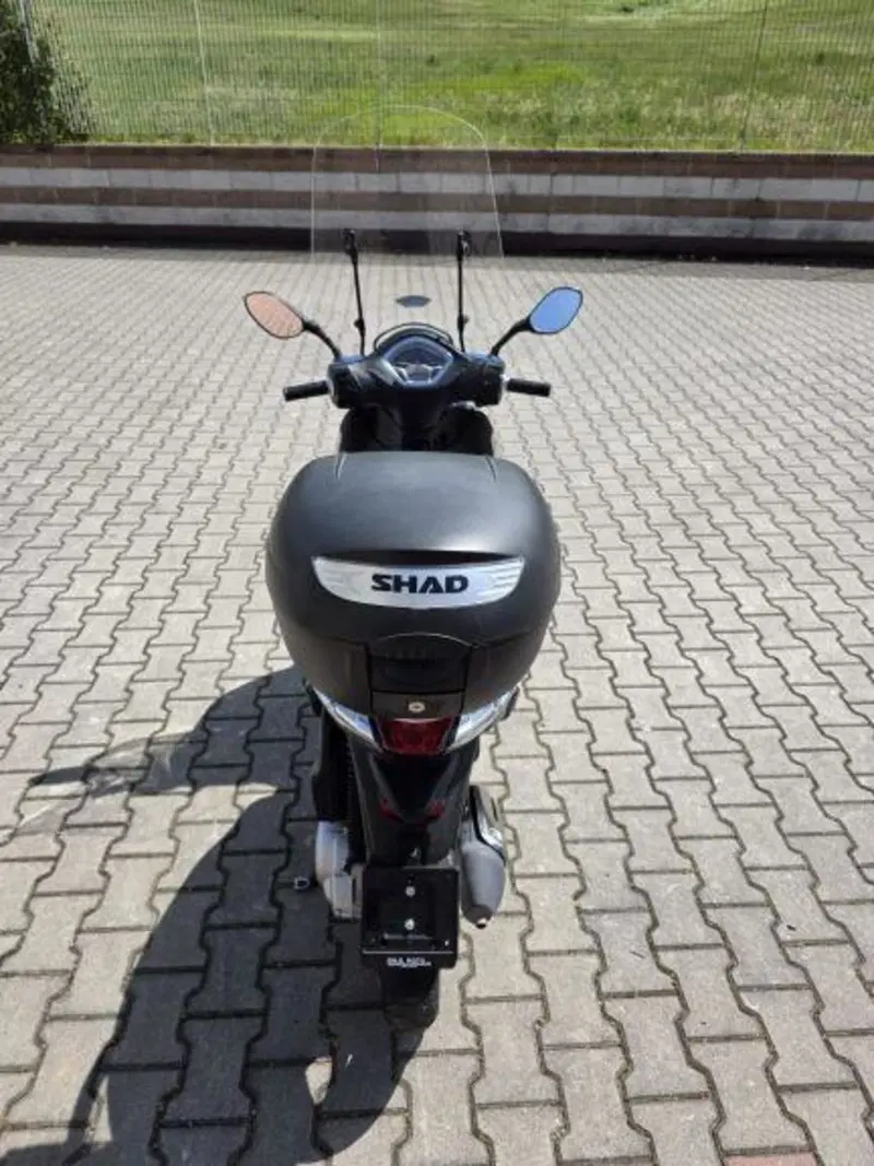 Piaggio Liberty 50 i-get (2016 - 18) (6)