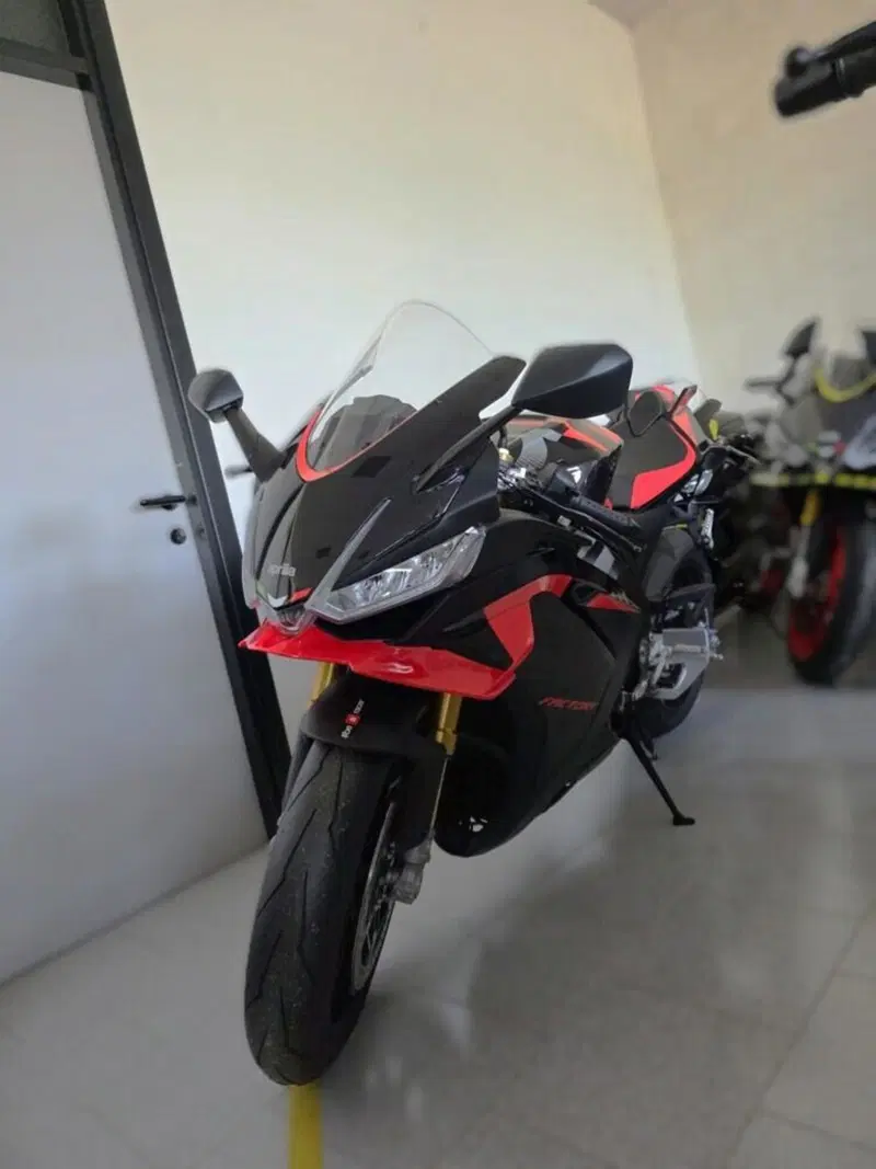 Aprilia RSV4 1100 (2025 - 26) (2)