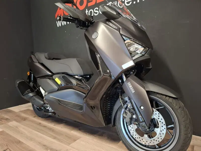 Yamaha X-Max 300 Tech Max (2025 - 26) (5)