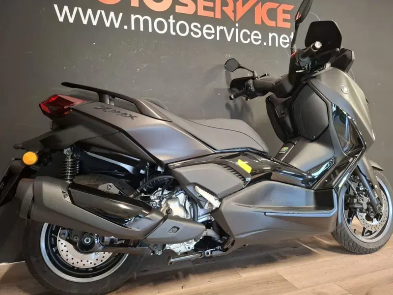 Yamaha X-Max 300 Tech Max (2025 - 26) (6)