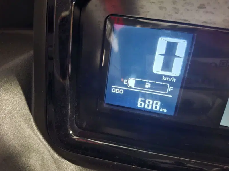 Yamaha X-Max 300 Tech Max (2025 - 26) (7)