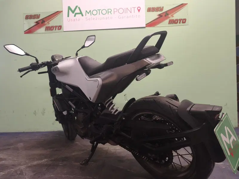 Husqvarna Vitpilen 401 (2021 - 23) (3)