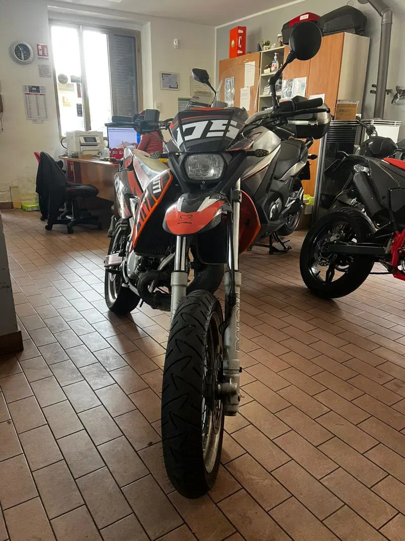 Malaguti XSM 50 Supermotard (2003 - 12) (2)