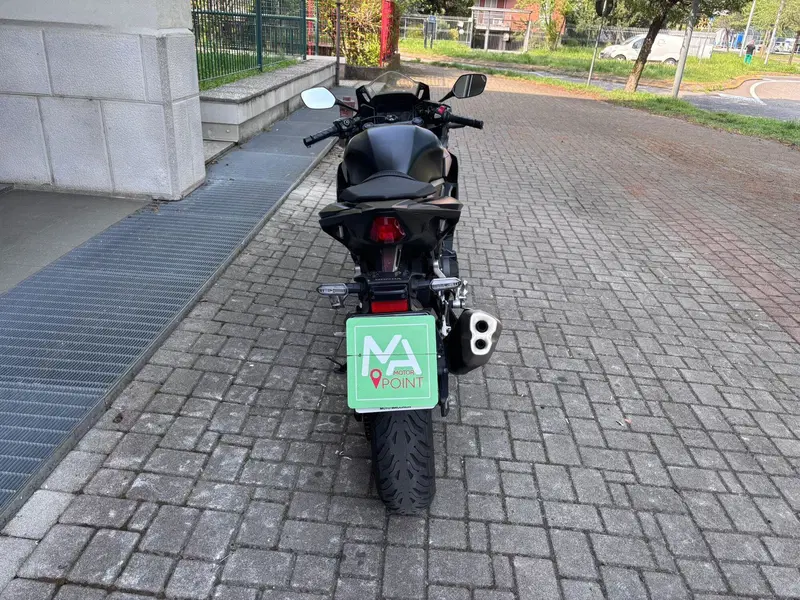 Honda CBR 500 R (2024 - 25) (4)