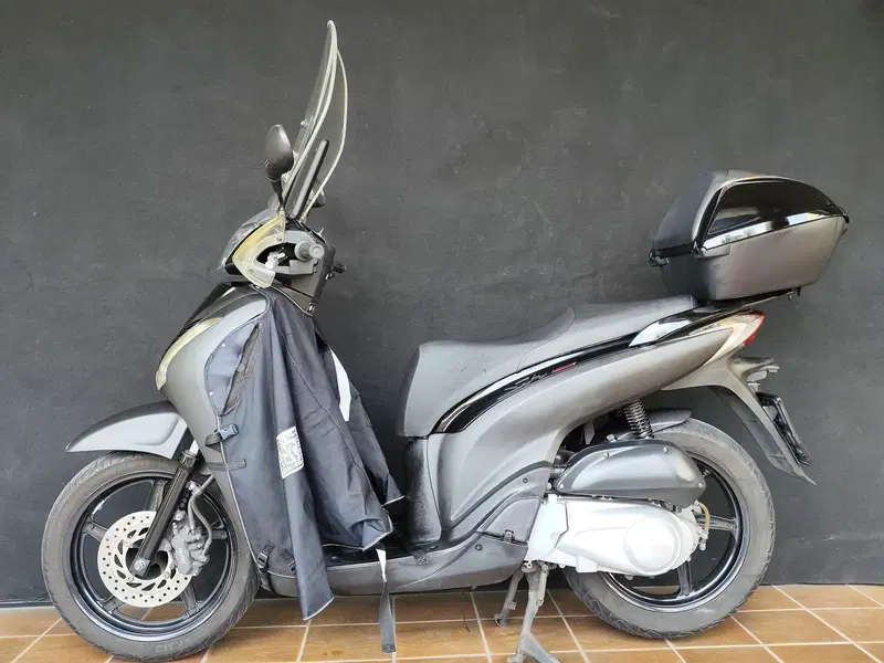Honda SH 150i (2009 - 12) (2)
