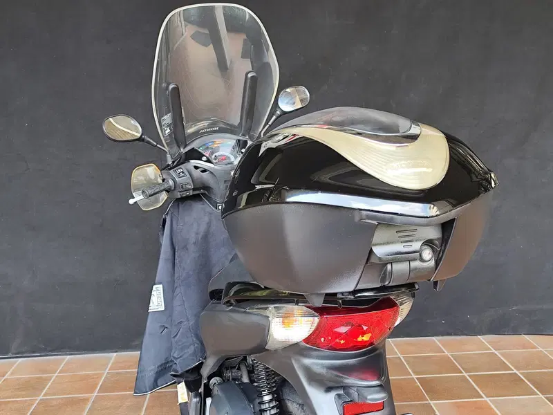 Honda SH 150i (2009 - 12) (4)