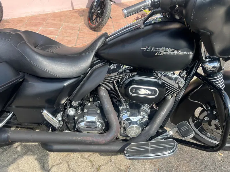 Harley-Davidson 1800 Street Glide (2010 - 11) - FLHXSE (4)