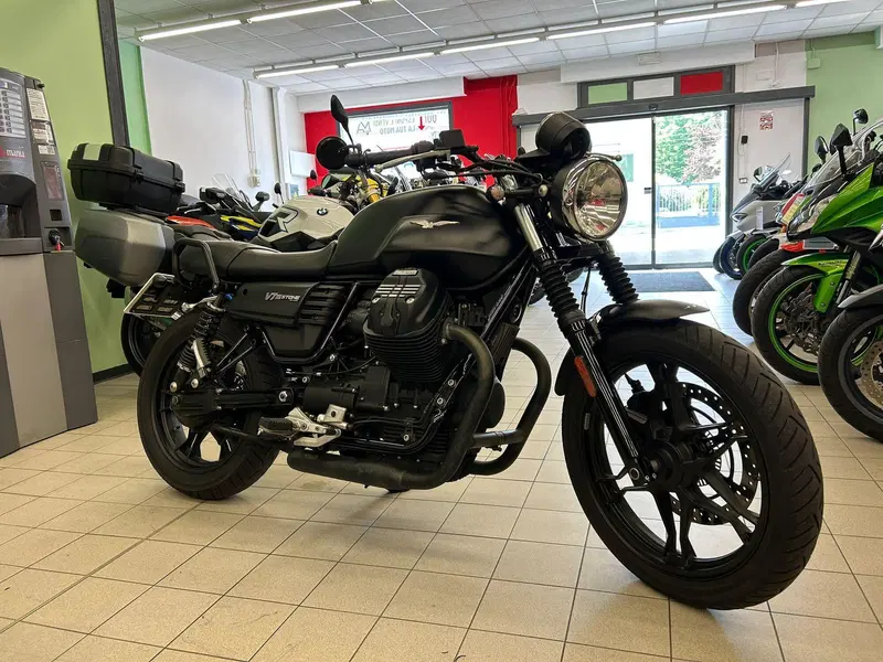Moto Guzzi V7 III Stone (2017 - 20) (5)