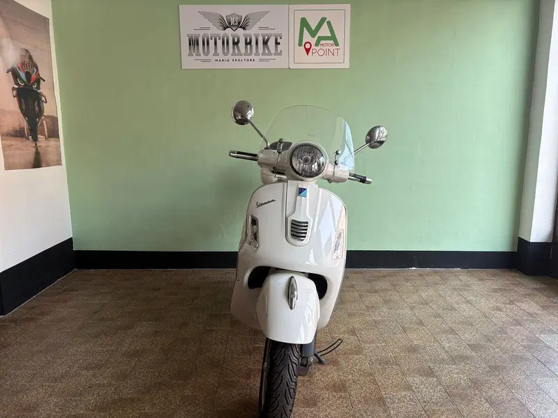 Vespa GTS 300 ABS (2014 - 16) (2)