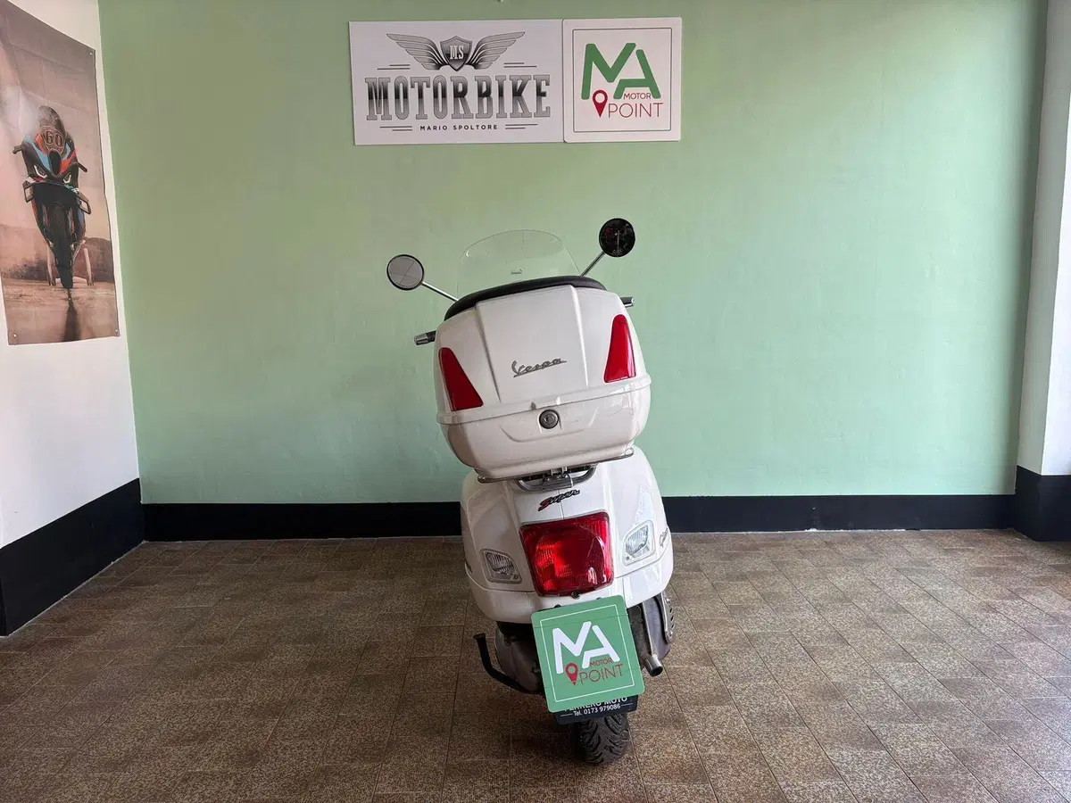 Vespa GTS 300 ABS (2014 - 16) (4)