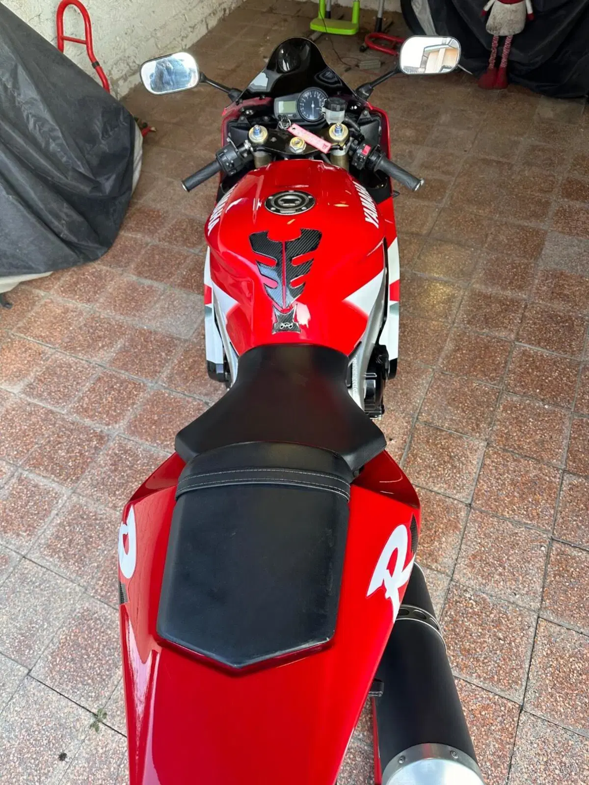 Yamaha YZF R1 (2000 - 01) (3)