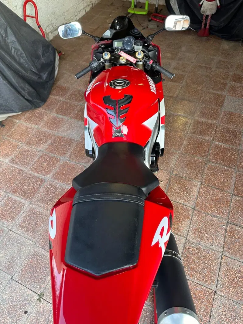 Yamaha YZF R1 (2000 - 01) (3)