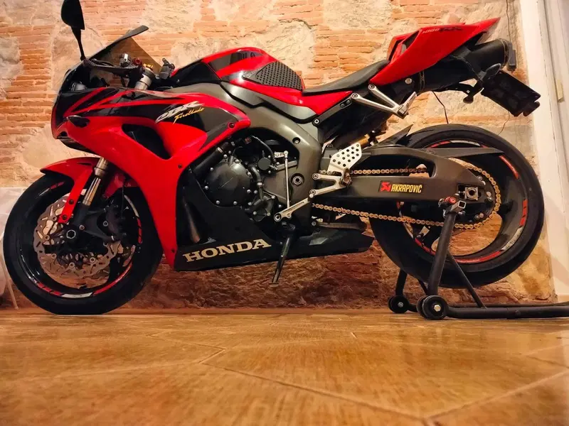 Honda CBR 1000 RR Fireblade (2006 - 07)