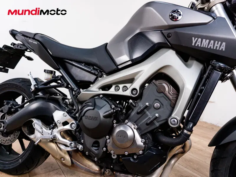 Yamaha MT-09 (2013 - 15) (5)