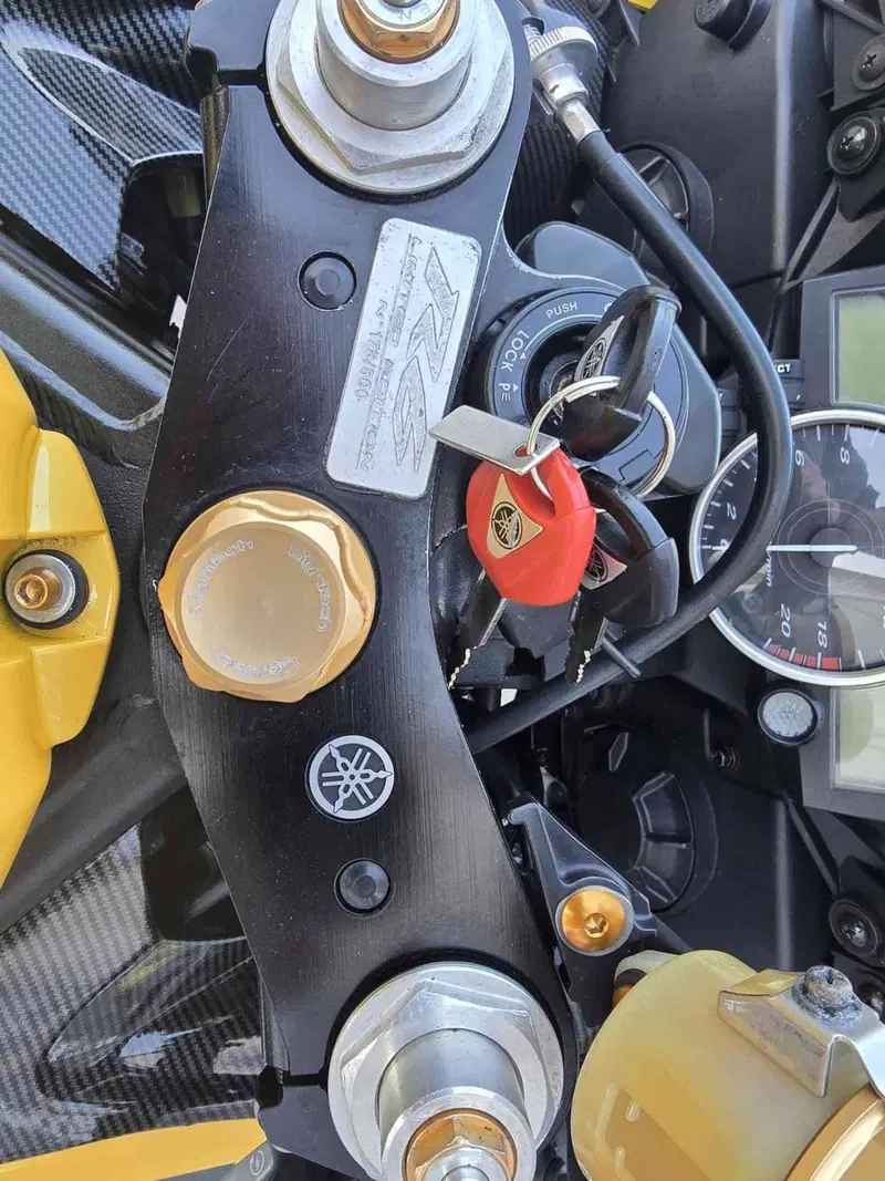 Yamaha YZF R6 (2006 - 07) (25)