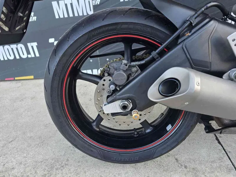 Yamaha YZF R6 (2006 - 07) (13)