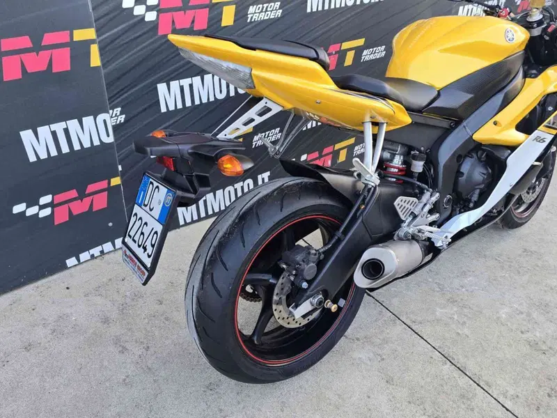 Yamaha YZF R6 (2006 - 07) (5)