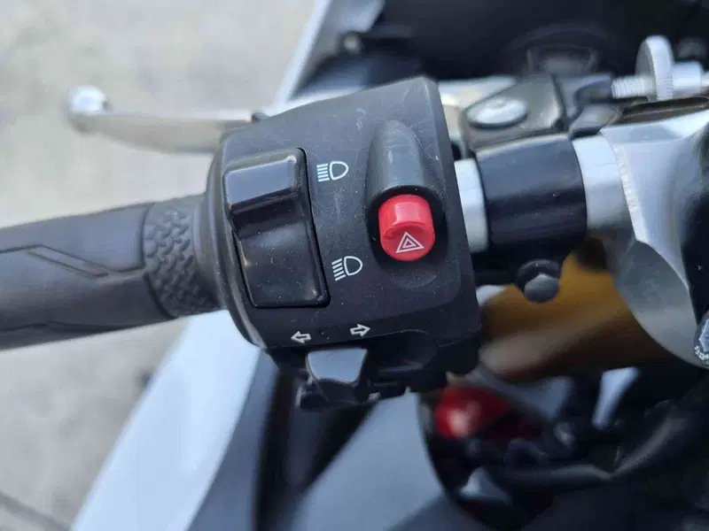 Yamaha YZF R6 (2006 - 07) (14)