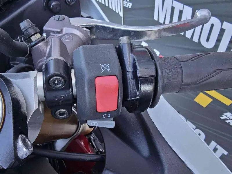 Yamaha YZF R6 (2006 - 07) (15)