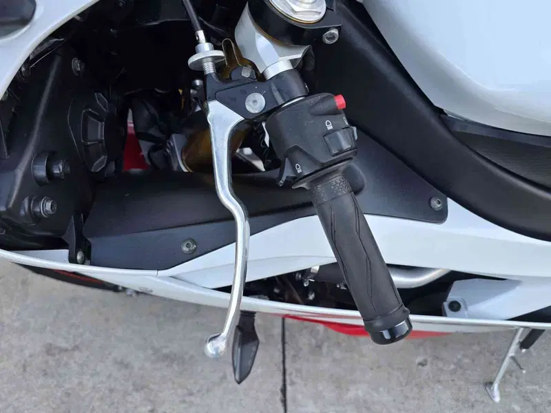 Yamaha YZF R6 (2006 - 07) (21)