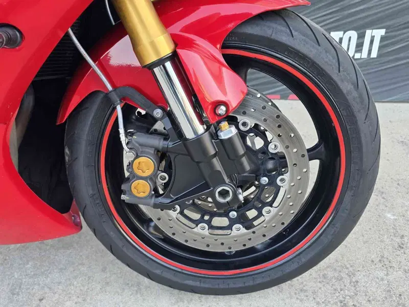 Yamaha YZF R6 (2006 - 07) (11)