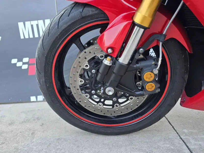 Yamaha YZF R6 (2006 - 07) (12)