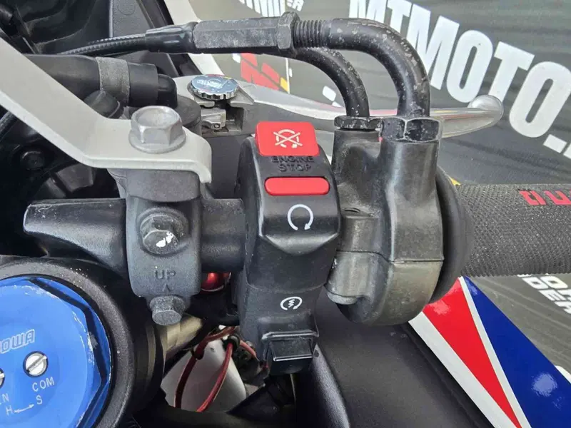 Honda CBR 1000 RR Fireblade (2012 - 16) (10)