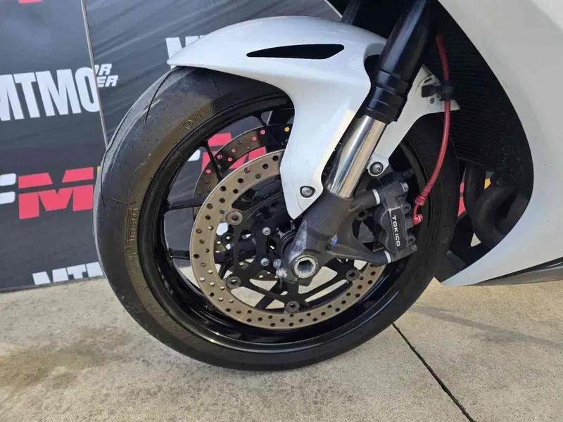 Honda CBR 1000 RR Fireblade (2012 - 16) (8)