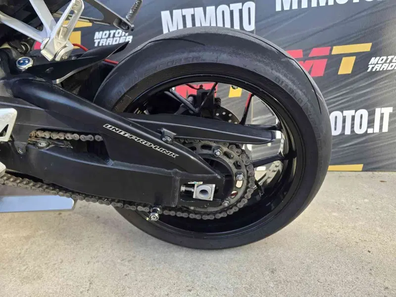 Honda CBR 1000 RR Fireblade (2012 - 16) (12)