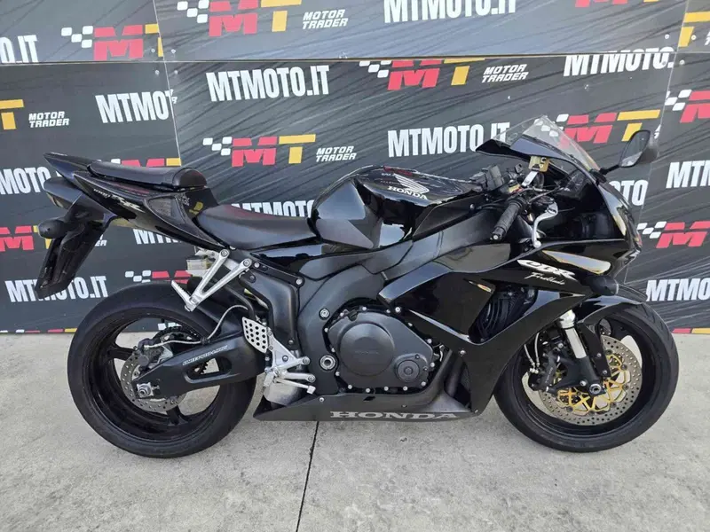 Honda CBR 1000 RR Fireblade (2006 - 07)