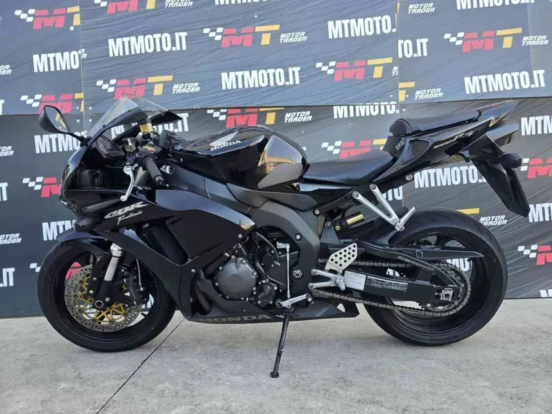Honda CBR 1000 RR Fireblade (2006 - 07) (2)