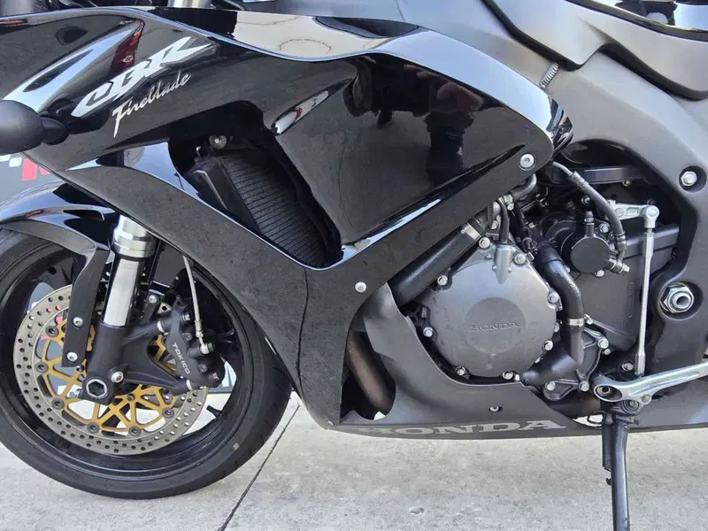Honda CBR 1000 RR Fireblade (2006 - 07) (15)