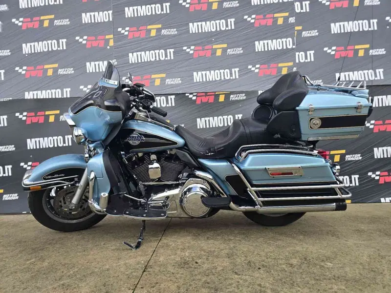 Harley-Davidson 1584 Electra Glide Ultra Classic (2007) - FLHTCU (2)