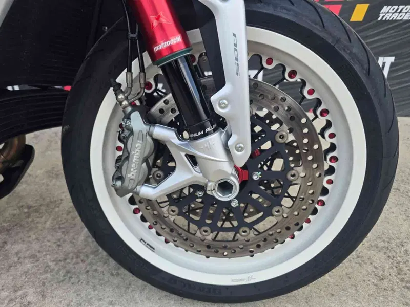 MV Agusta Dragster 800 RR (2015 - 17) (7)