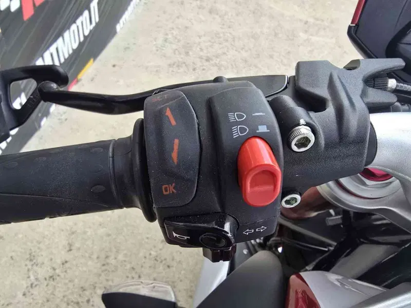 MV Agusta Dragster 800 RR (2015 - 17) (15)