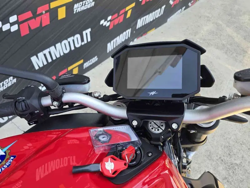 MV Agusta Brutale 800 Rosso (2021 - 23) (16)