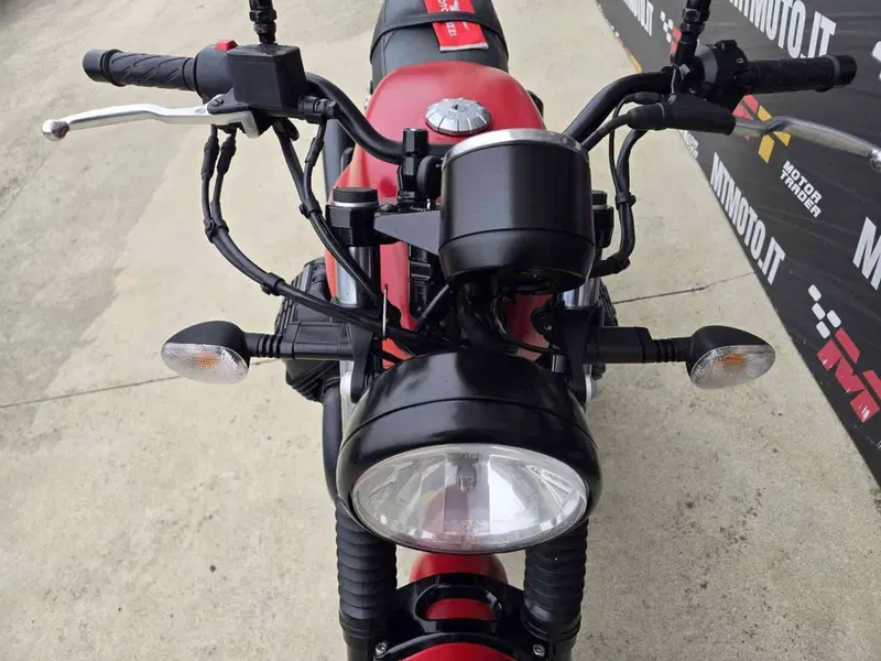 Moto Guzzi V7 Stone (2021 - 24) (14)