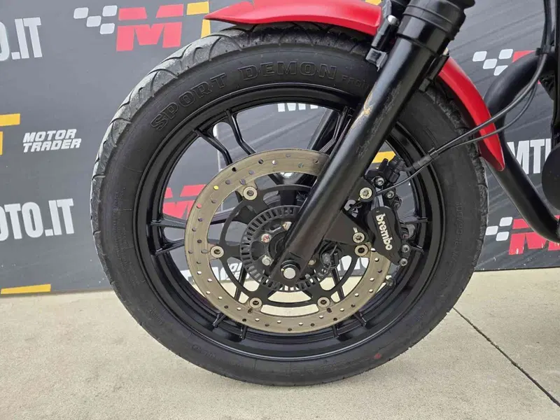 Moto Guzzi V7 Stone (2021 - 24) (7)