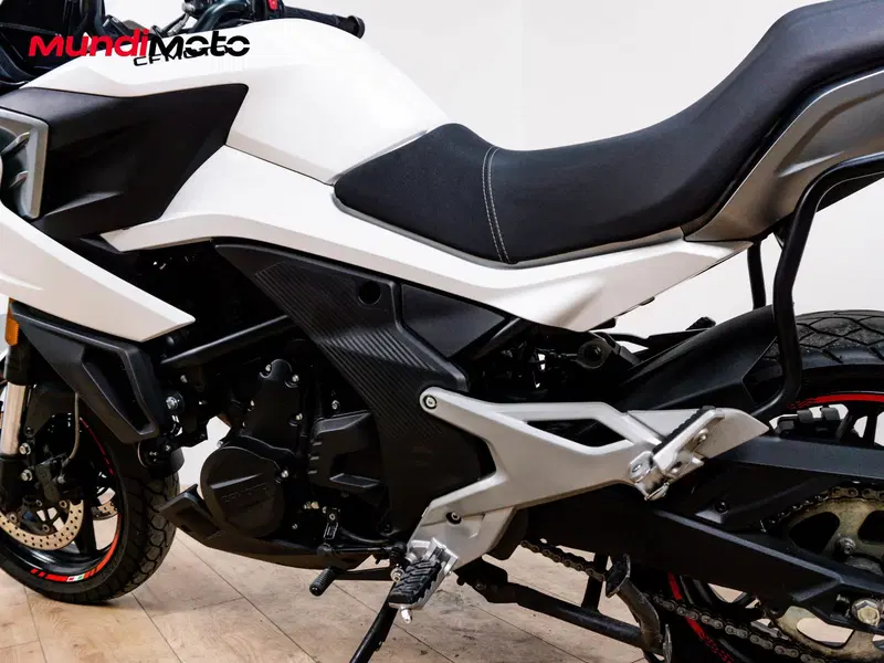 CFMOTO 700MT (2024 - 26) (10)