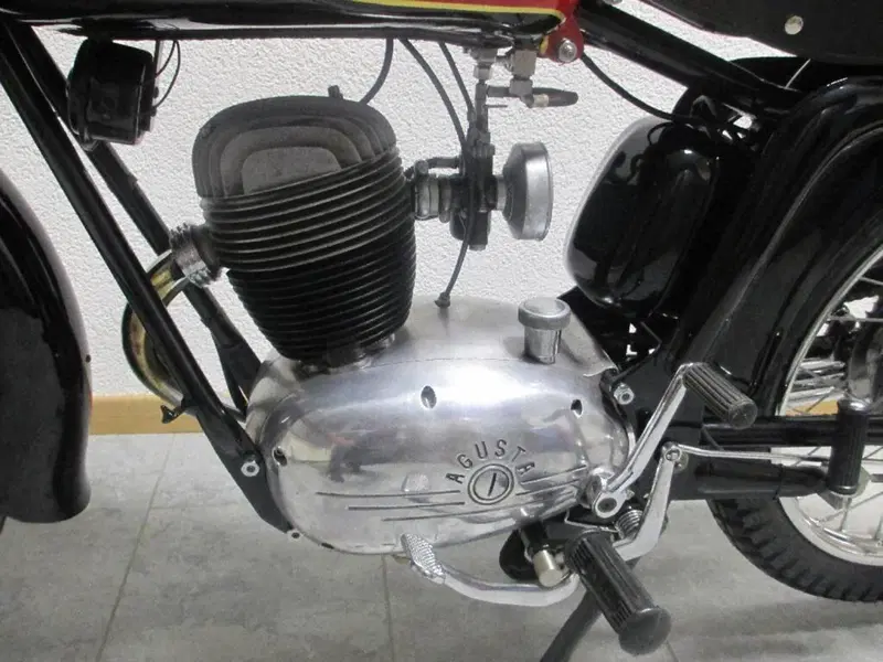 MV Agusta TR 125  (8)