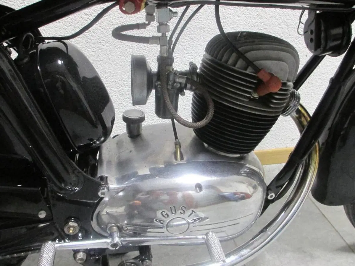 MV Agusta TR 125  (9)
